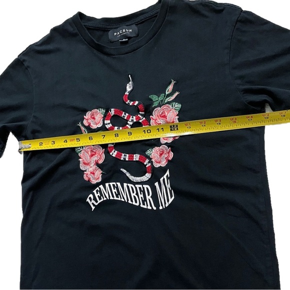 PacSun Men’s Small Embroidered Snake Rose Graphic Tee “Remember Me” Black - Picture 5 of 6